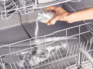 cách sử dụng bột vệ sinh máy rửa bát