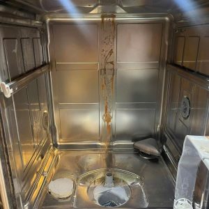 Máy rửa bát bị bẩn do không vệ sinh định kỳ