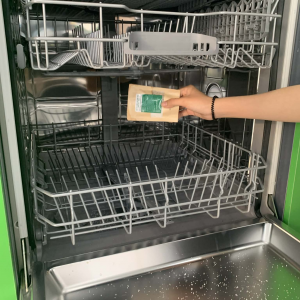 Vệ sinh máy rửa bát bằng bột vệ sinh máy rửa bát hữu cơ Satos
